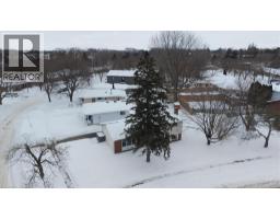 400 MIDWOOD Crescent - 20