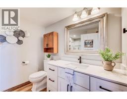 26 WASHINGTON Street E - 12