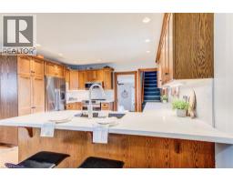 26 WASHINGTON Street E - 20