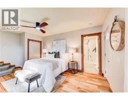 26 WASHINGTON Street E - 29