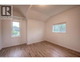 10 BRUCE Street - 24