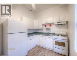 10 BRUCE Street - 31