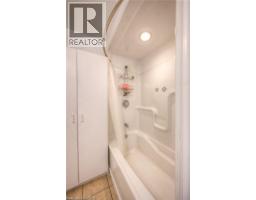 10 BRUCE Street - 40