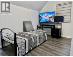 252 ROBINSON Street - 26