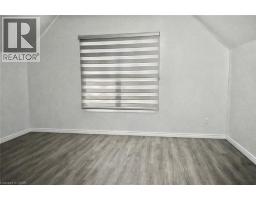 252 ROBINSON Street - 28