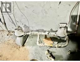 252 ROBINSON Street - 34