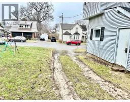 252 ROBINSON Street - 38