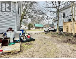 252 ROBINSON Street - 39