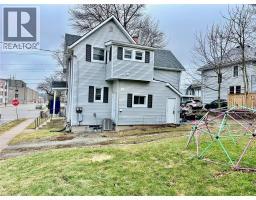 252 ROBINSON Street - 40