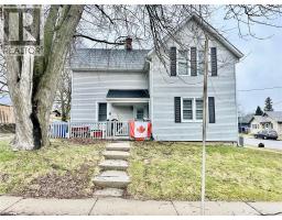 252 ROBINSON Street - 9