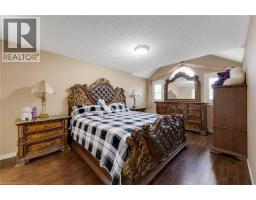 924 COPPER LEAF Crescent - 15