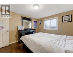 924 COPPER LEAF Crescent - 20