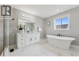 628 FLORENCEDALE Crescent - 32