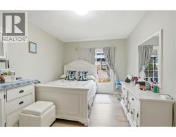 19B DUNDAS Street W - 10