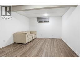 19B DUNDAS Street W - 21