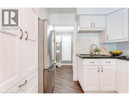 250 GLENRIDGE Drive UnitNo. 102 - 7