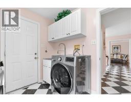 54 WOODCREST Court - 11