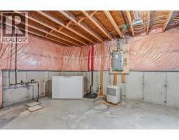 54 WOODCREST Court - 42