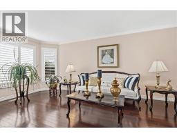 54 WOODCREST Court - 7