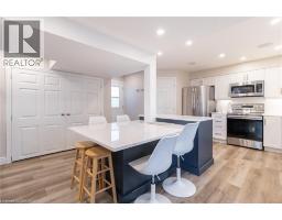 11 DIETRICH Crescent - 10