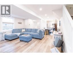 11 DIETRICH Crescent - 16