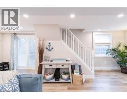 11 DIETRICH Crescent - 17