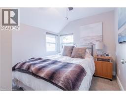 11 DIETRICH Crescent - 21