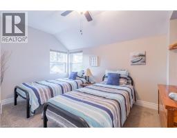 11 DIETRICH Crescent - 22