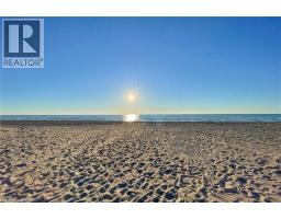 11 DIETRICH Crescent - 6