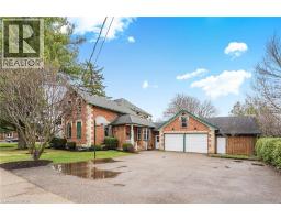 24 QUEENSWAY Drive - 1