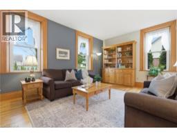 24 QUEENSWAY Drive - 11