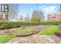 24 QUEENSWAY Drive - 46