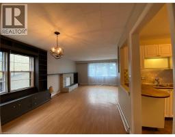 367 NORFOLK Street N - 8