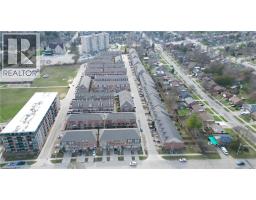 4 WHITEHAVEN Lane - 47