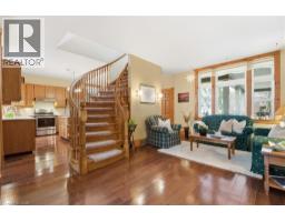 24 QUEENSWAY Drive - 10