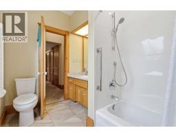 24 QUEENSWAY Drive - 16