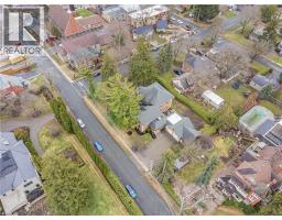 24 QUEENSWAY Drive - 48