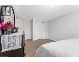 142 DUBRICK Crescent - 22