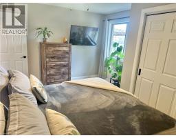 7 SPRUCE GROVE Court - 16