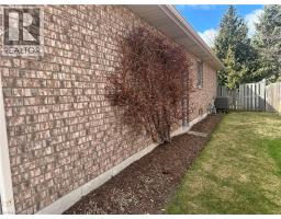 7 SPRUCE GROVE Court - 41