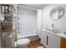 239 METCALFE Street N - 9