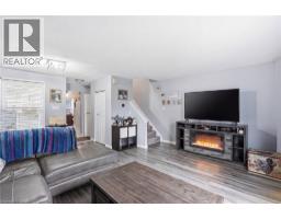 16 ENFIELD Crescent - 11