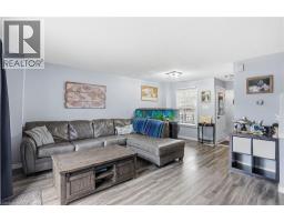 16 ENFIELD Crescent - 12