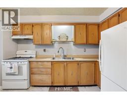 16 ENFIELD Crescent - 6