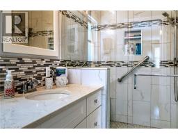 108 QUEENSWAY Drive - 21