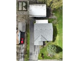 108 QUEENSWAY Drive - 46