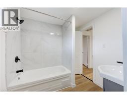 524 SIMCOE Street - 7