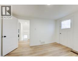 524 SIMCOE Street - 9