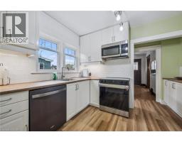 9 SPADINA Road E - 13