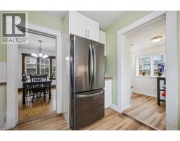 9 SPADINA Road E - 15